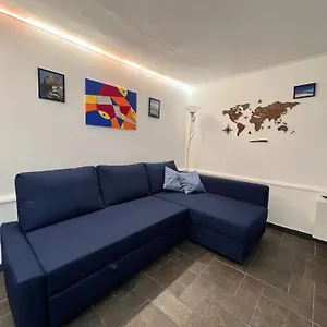 https://g-house-catania.taorminaitalyhotels.com