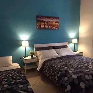 Amoraroma, Economy With Shared Bathrooms Гостевой дом
